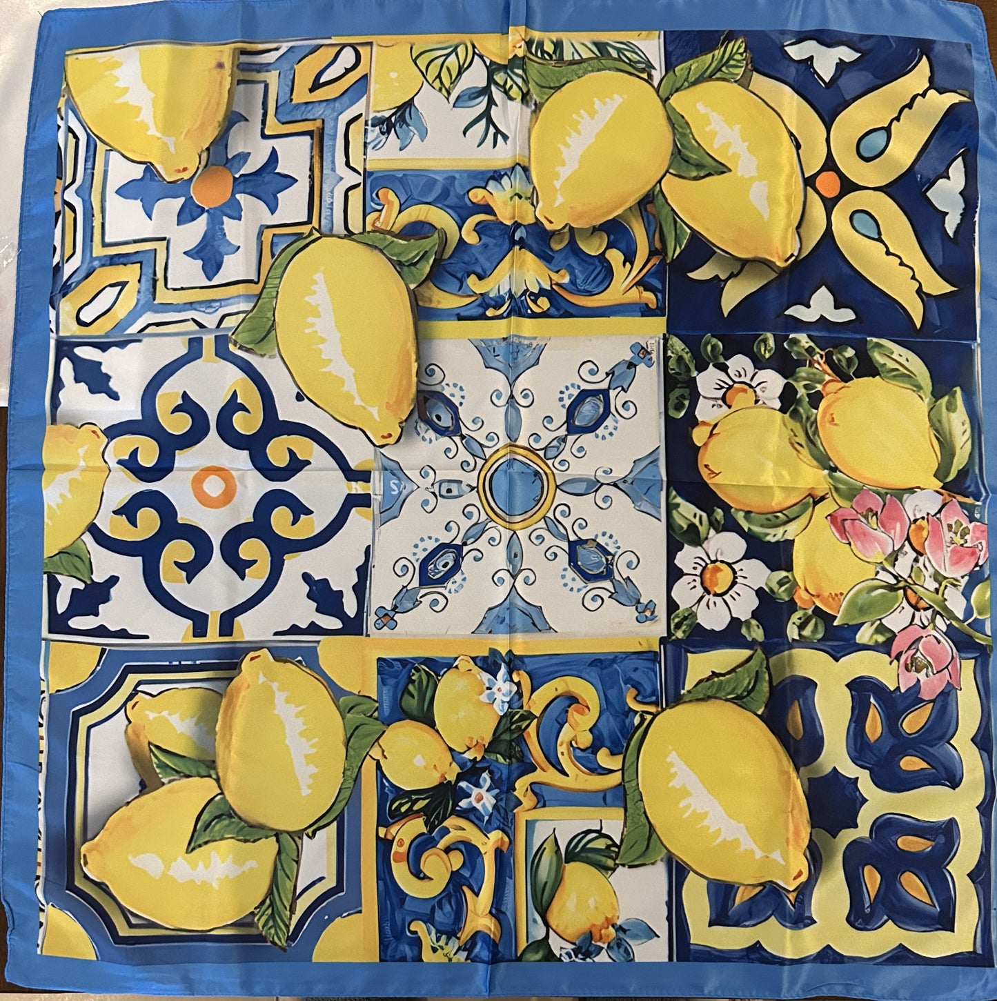 Pañuelo deseda Mod._"Limoneto"