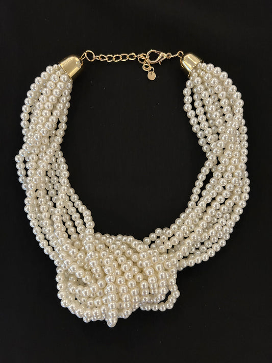 Collar “ Mod .Nudo de Perlas”